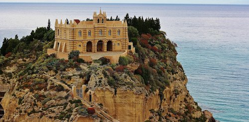 Tropea Inselkirche