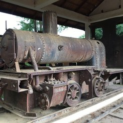alte Lokomotive auf Don Khone Südlaos