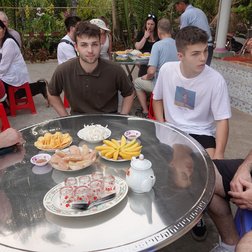 Teepause bei einem Haus im Mekongdelta Teepause bei einem Haus im Mekongdelta