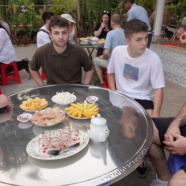 Teepause bei einem Haus im Mekongdelta Teepause bei einem Haus im Mekongdelta
