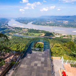 Nong Khai Skywalk Wat Pha Tak Sua 