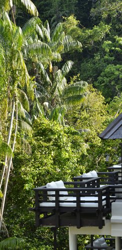 Gaya Island Resort eingebettet in die Natur