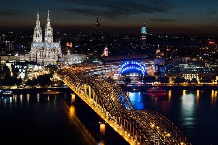 Abendstimmung Köln Rhein mit Dom und Brücke Abendstimmung Köln Rhein mit Dom und Brücke