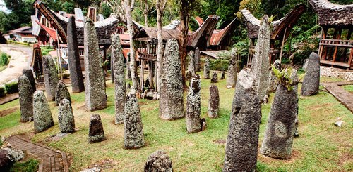 Sulawesi Menhire in Bori (Photo 109895125 / Bori © Linortis | Dreamstime.com)
