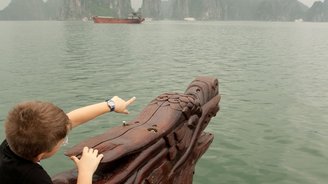 an Bord der Dschunke in der Halongbucht Familienurlaub in den Osterferien