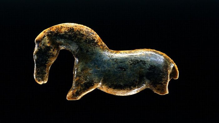 Pferd Vogelherd Schwäbische Alb Eiszeitkunst entdecken mit einer archäologischen Studienreise der ARGE Archäologie