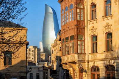 Baku Sandstein in der historischen Altstadt und Flame Towers