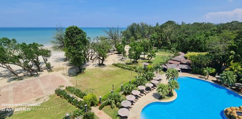 Swiss Garden Kuantan Malaysia Blick auf Strand und Pool