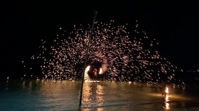 abendliche Feuershow am Chaweng Beach