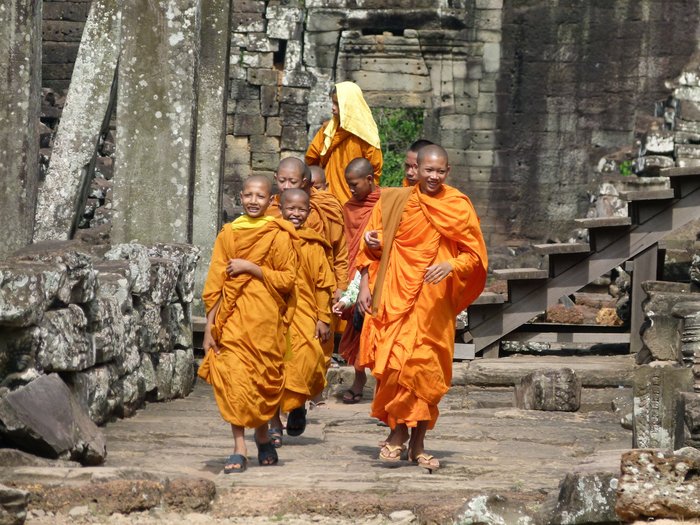 Mönche in Indochina. Kambodscha in der Gruppe mit Gleichgesinnten entdecken.