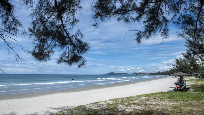 Nexus Resort & Spa Strand auf der Halbinsel Karambunai Borneo